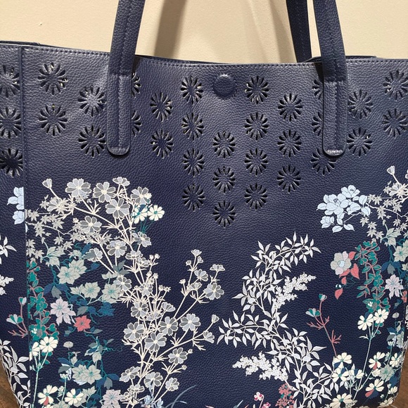 Large tote - Picture 2 of 2